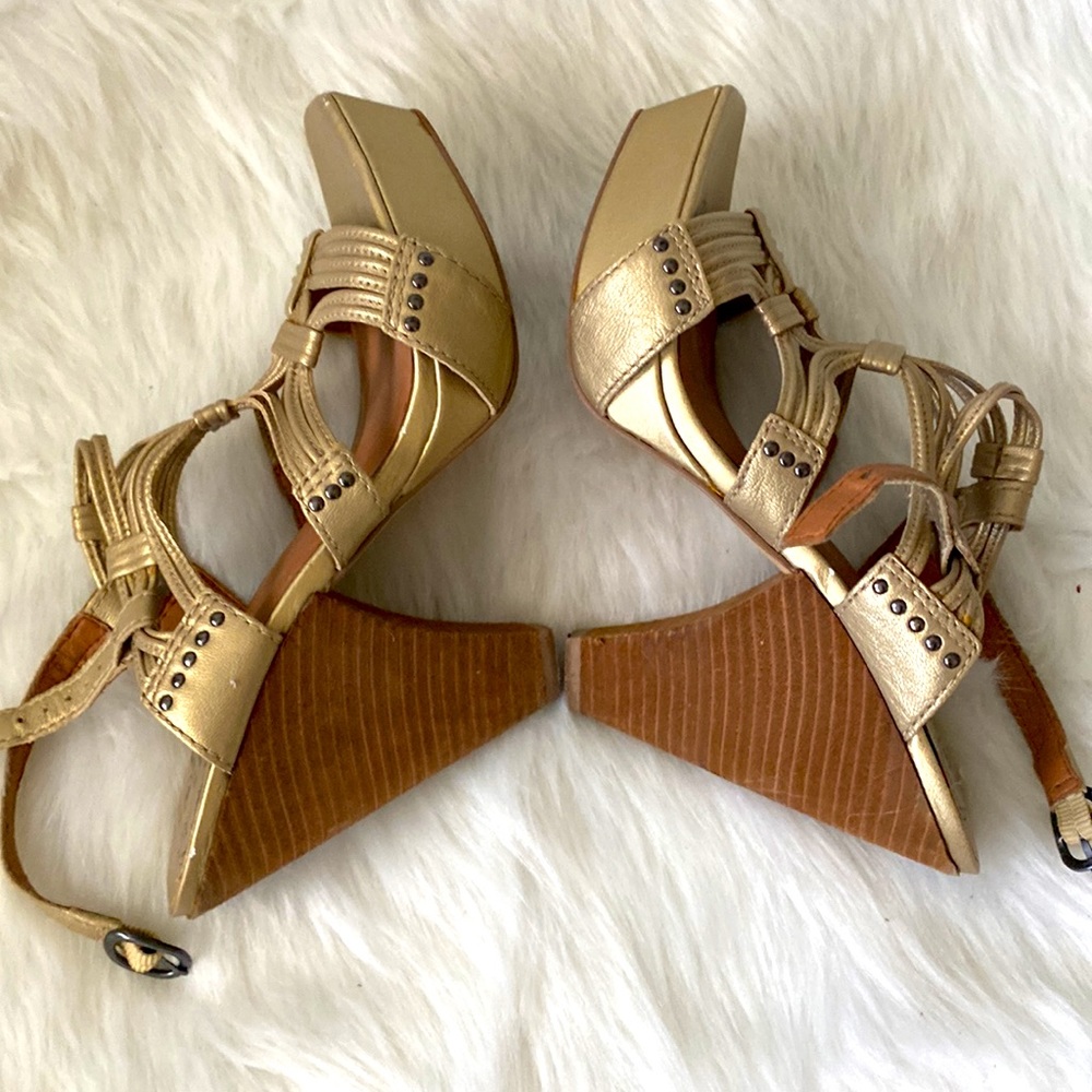Lucky Brand Gold Leather Square Toe Heels size 7.5